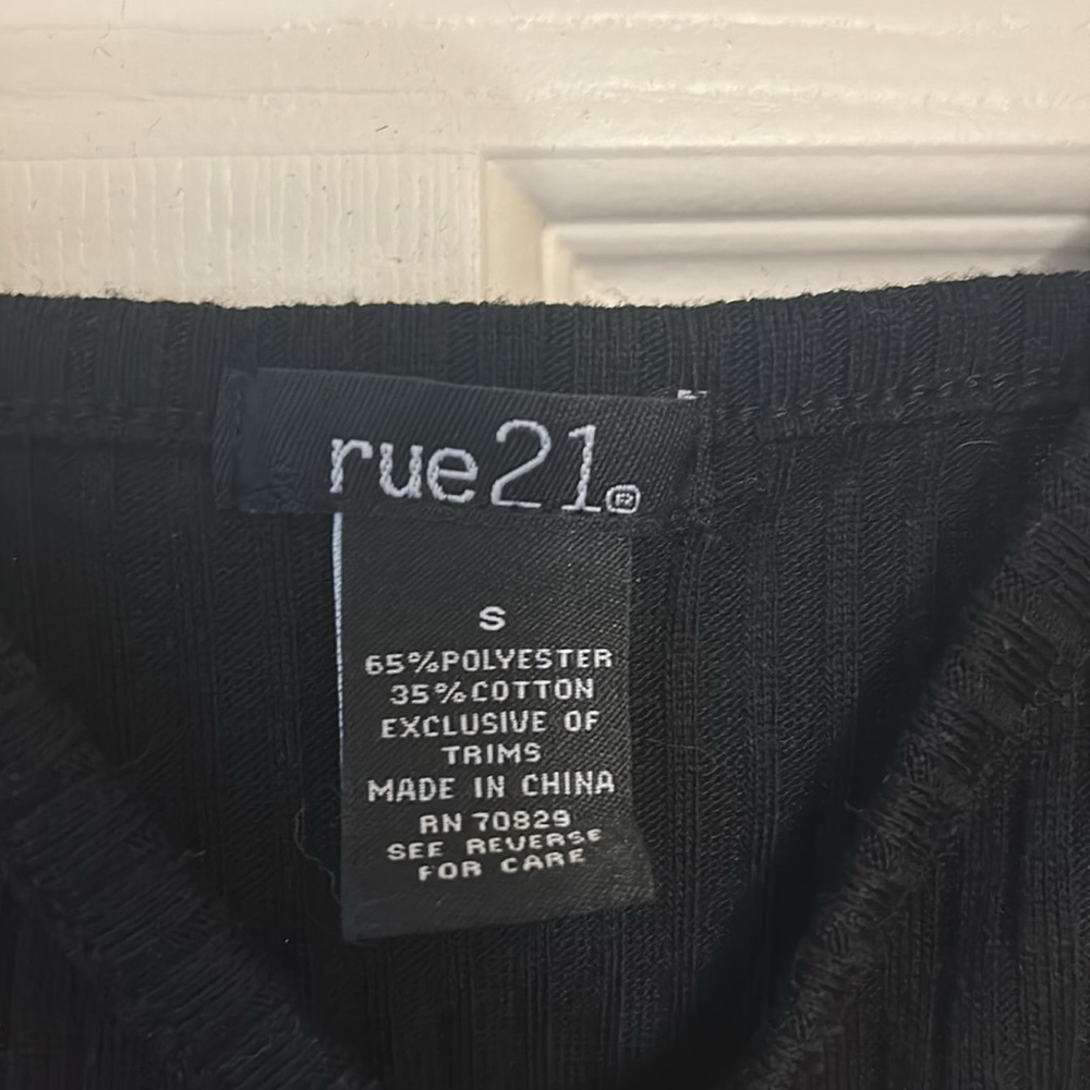 Black Rue21 Tank - Picture 4 of 5